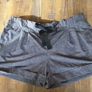 Lululemons Spring Breakaway Athletic Women's Shorts